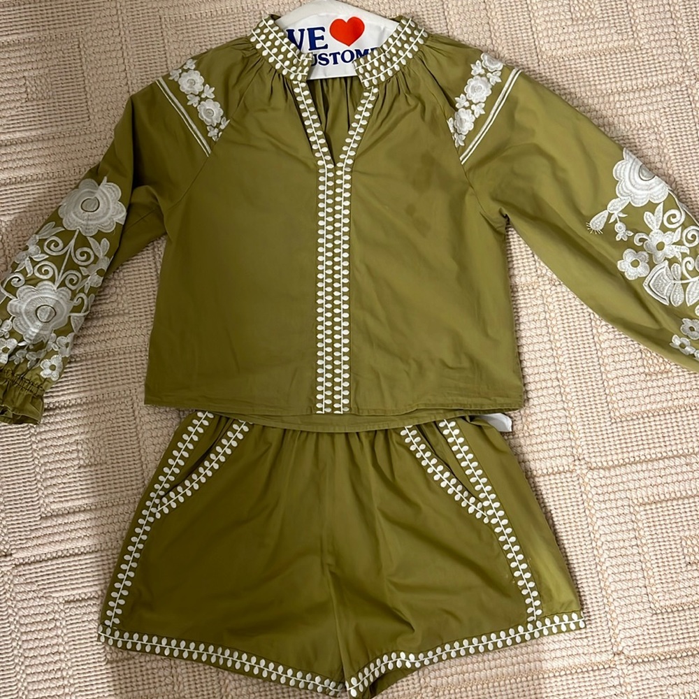 Julia Amory Coatue set size medium